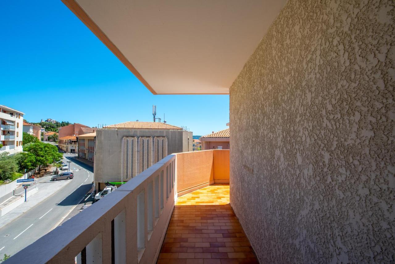 T2 En Hypercentre -Parking Prive-Clim-Proche Plage Sainte-Maxime Exterior photo